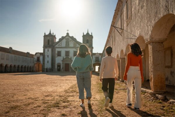Quase 400 mil brasileiros vivem em Portugal – e o número segue crescendo Quase 400 mil brasileiros vivem em Portugal – e o número segue crescendo