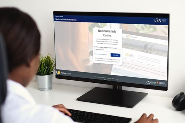 Uso de plataforma online deve reduzir tempo para obtenção de cidadania portuguesa Uso de plataforma online deve reduzir tempo para obtenção de cidadania portuguesa